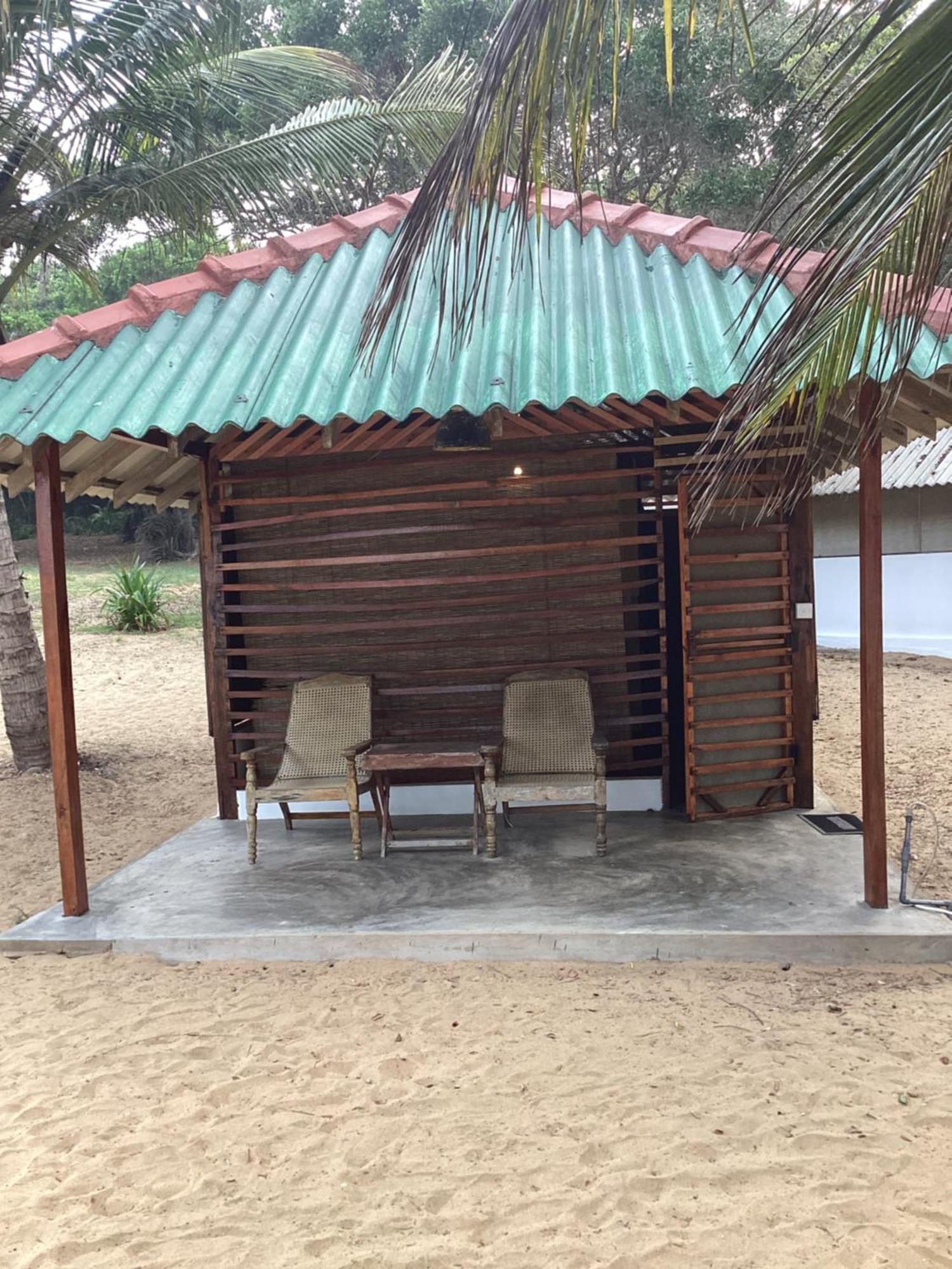 Upali Beach Surf Resort & Cafe Arugam Bay Exterior photo